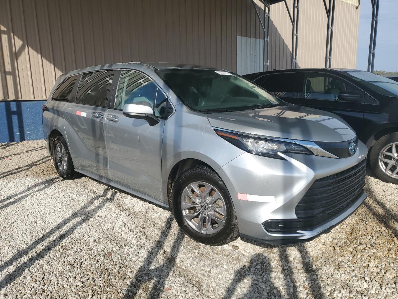 2022 TOYOTA SIENNA