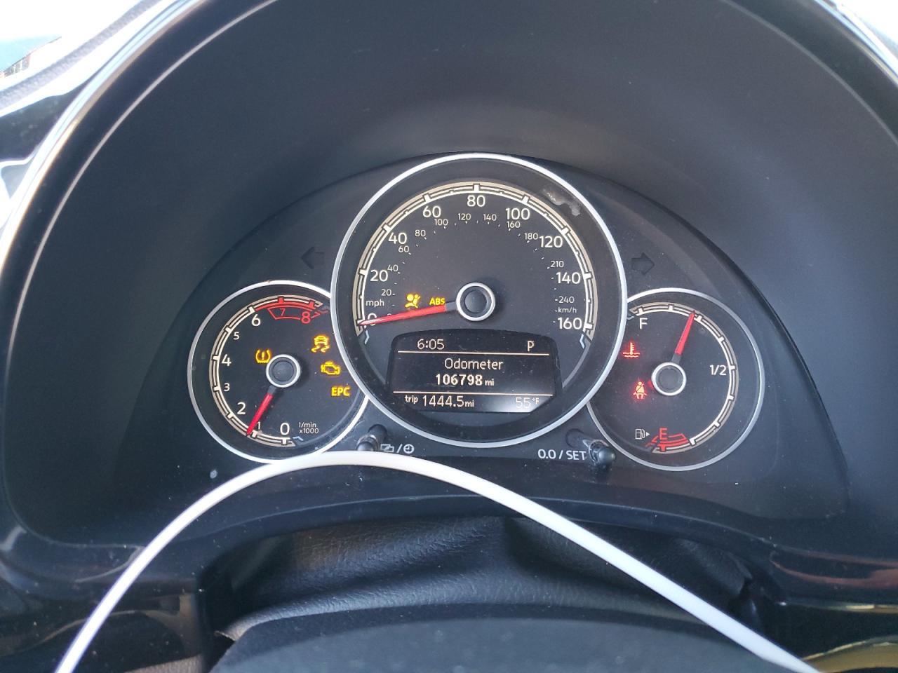 2018 VOLKSWAGEN Beetle