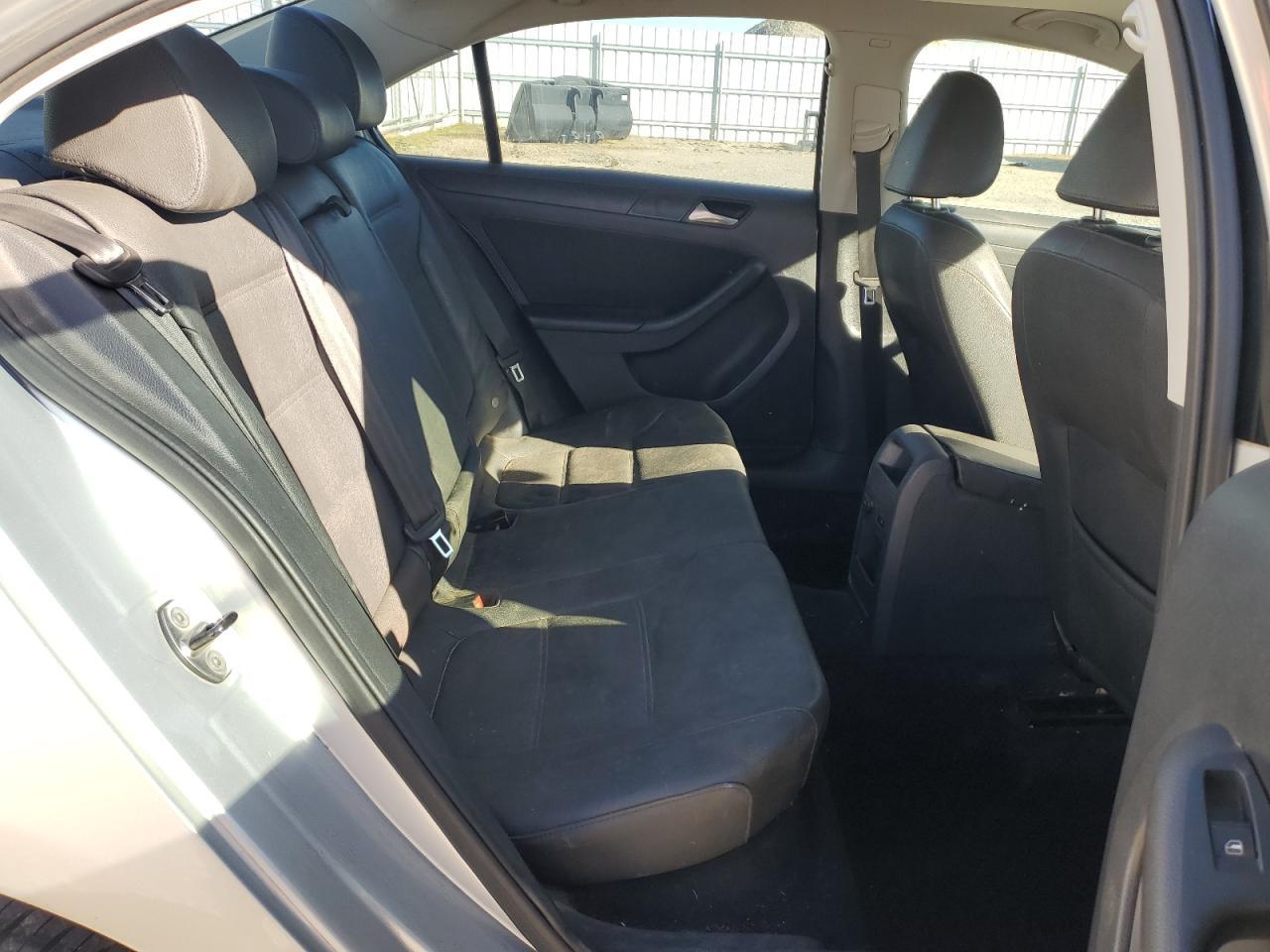 2011 VOLKSWAGEN JETTA