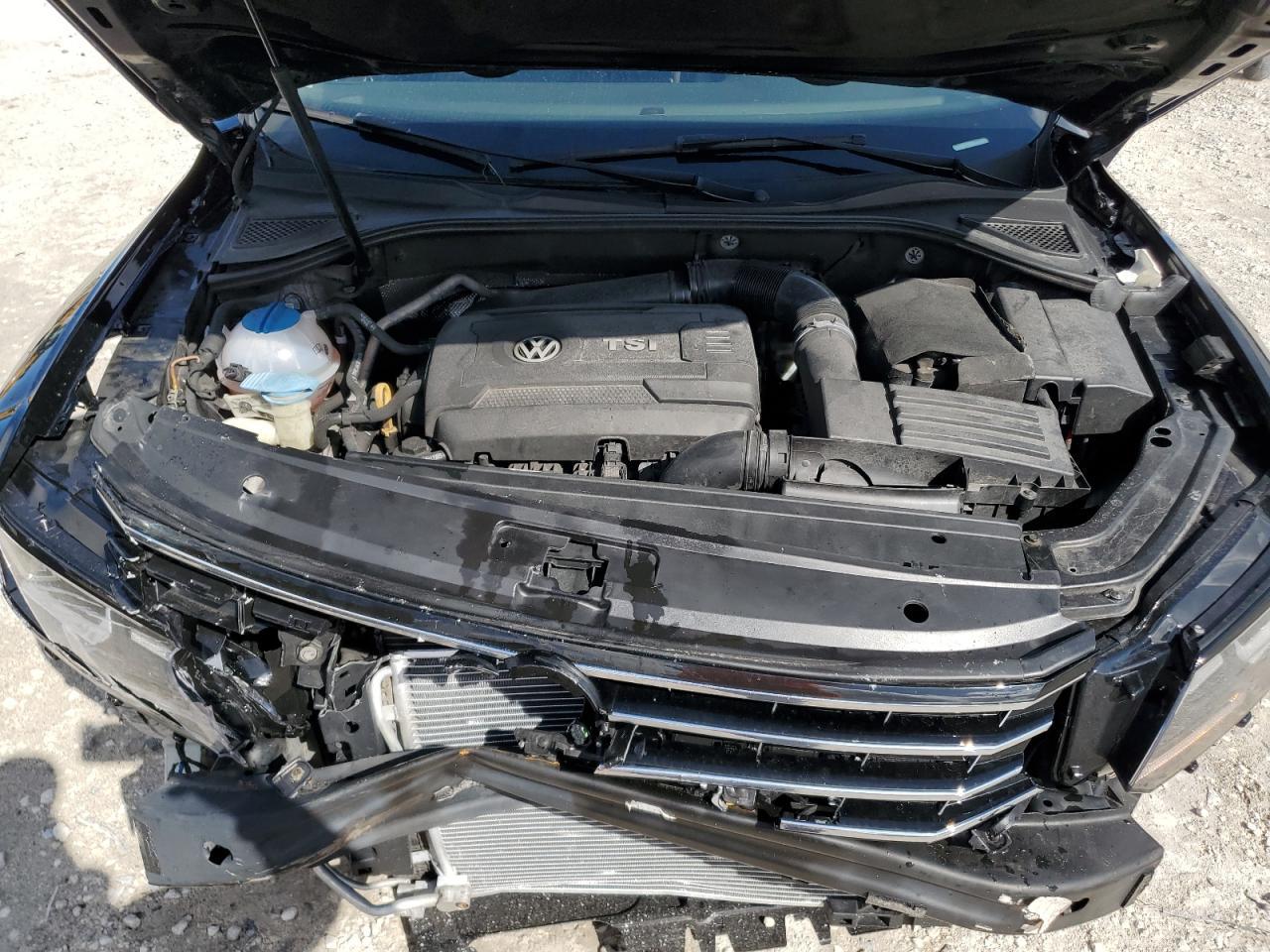2016 VOLKSWAGEN Passat