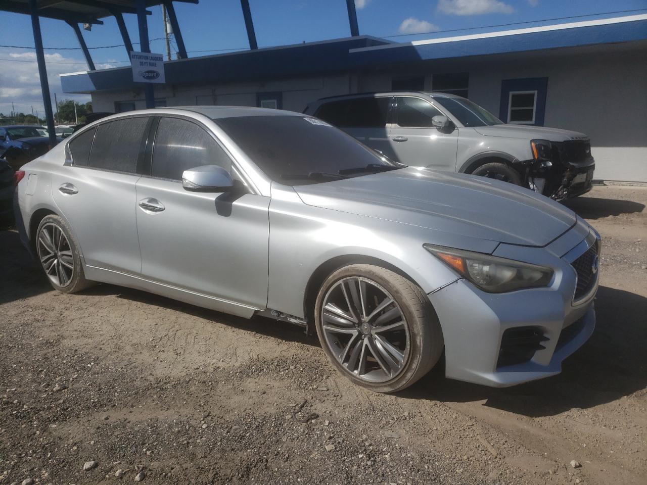 2014 INFINITI Q50