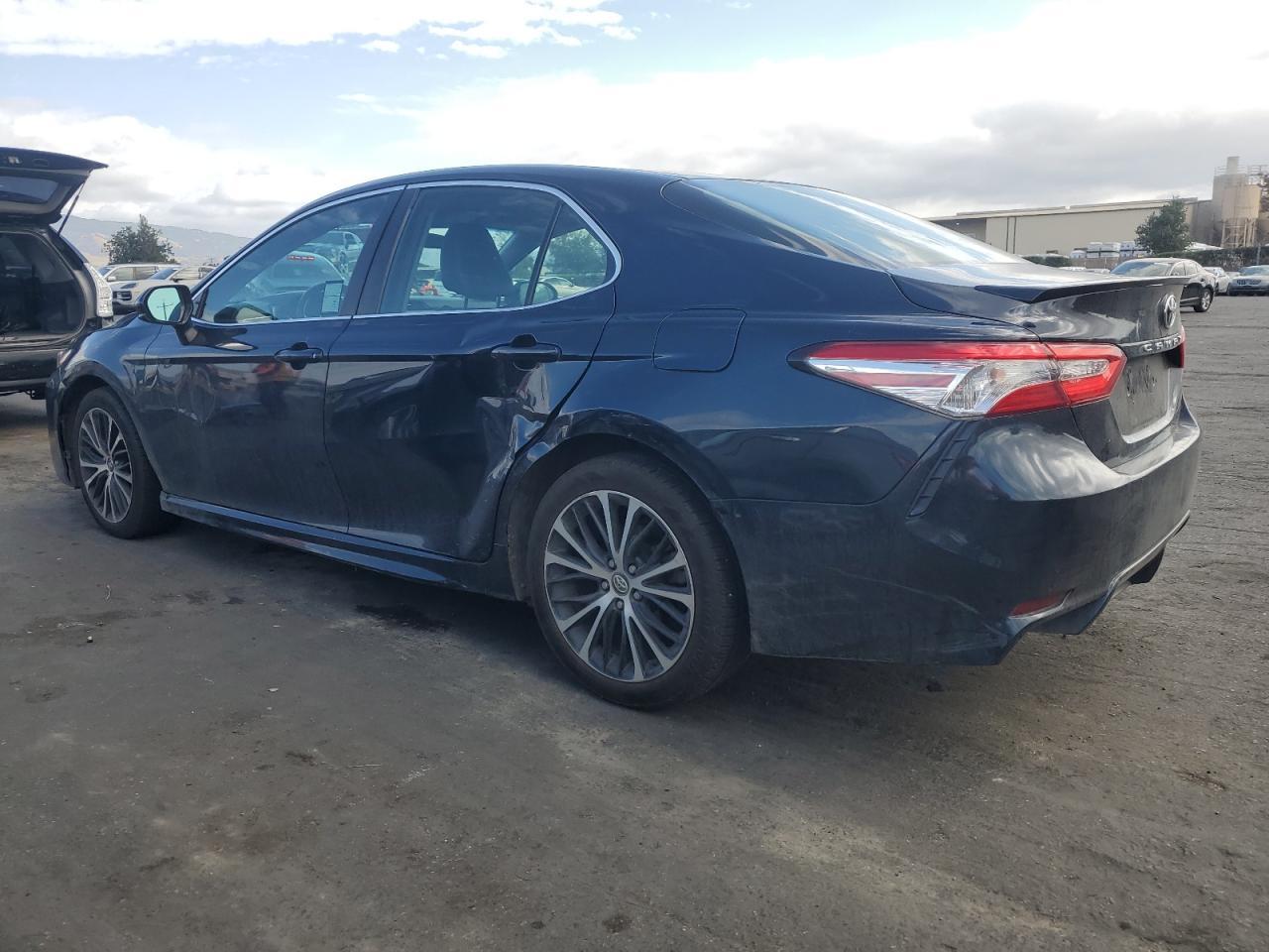 2018 TOYOTA CAMRY