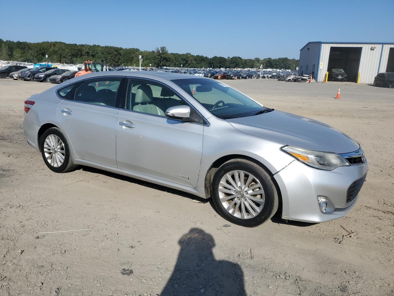 2013 TOYOTA Avalon