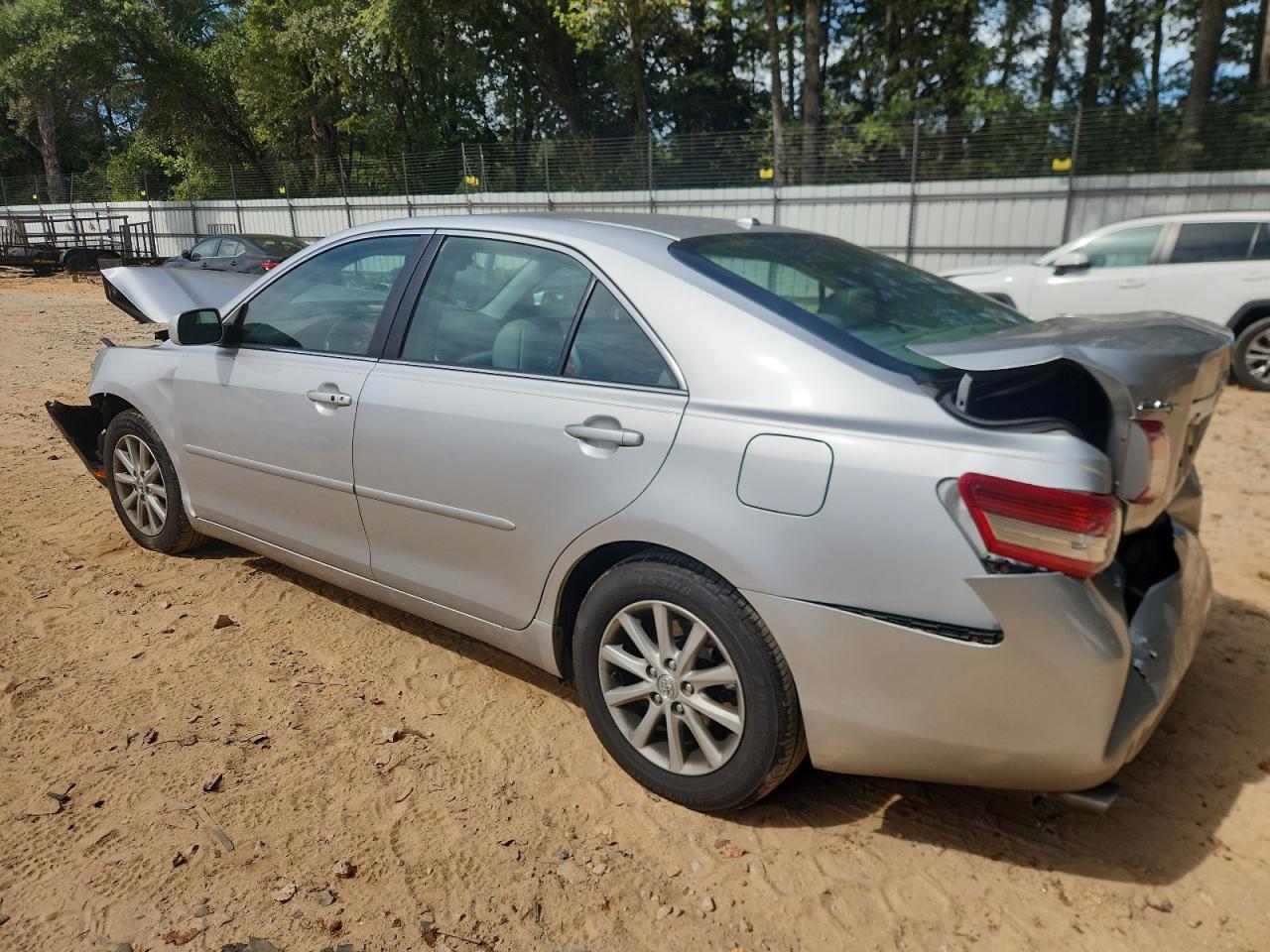 2011 TOYOTA CAMRY