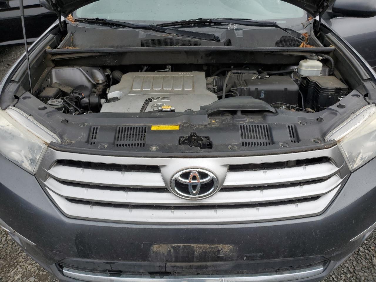 2013 TOYOTA HIGHLANDER