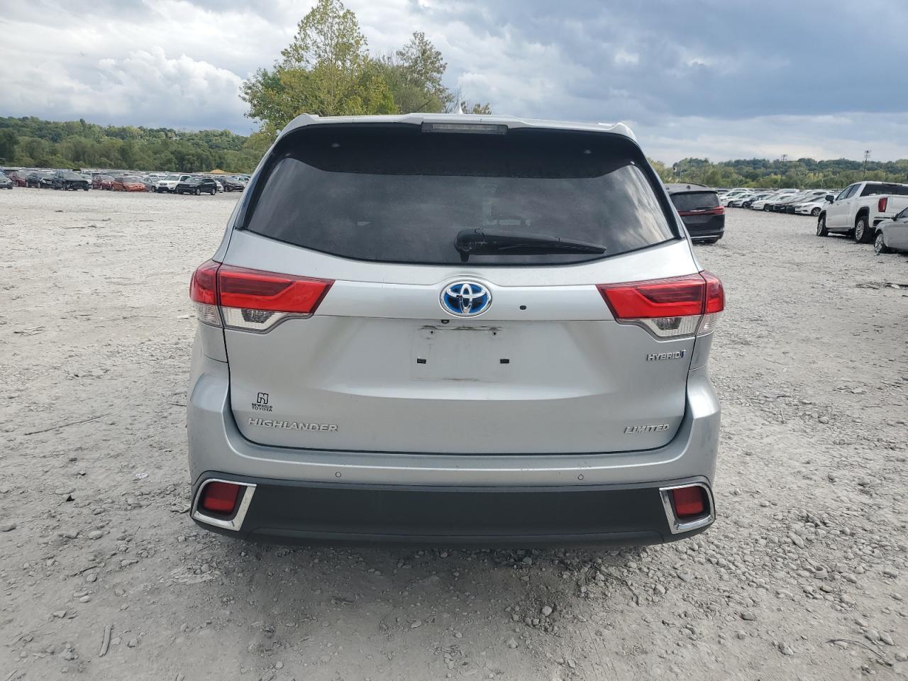 2017 TOYOTA HIGHLANDER