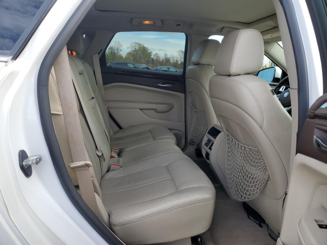 2010 CADILLAC SRX