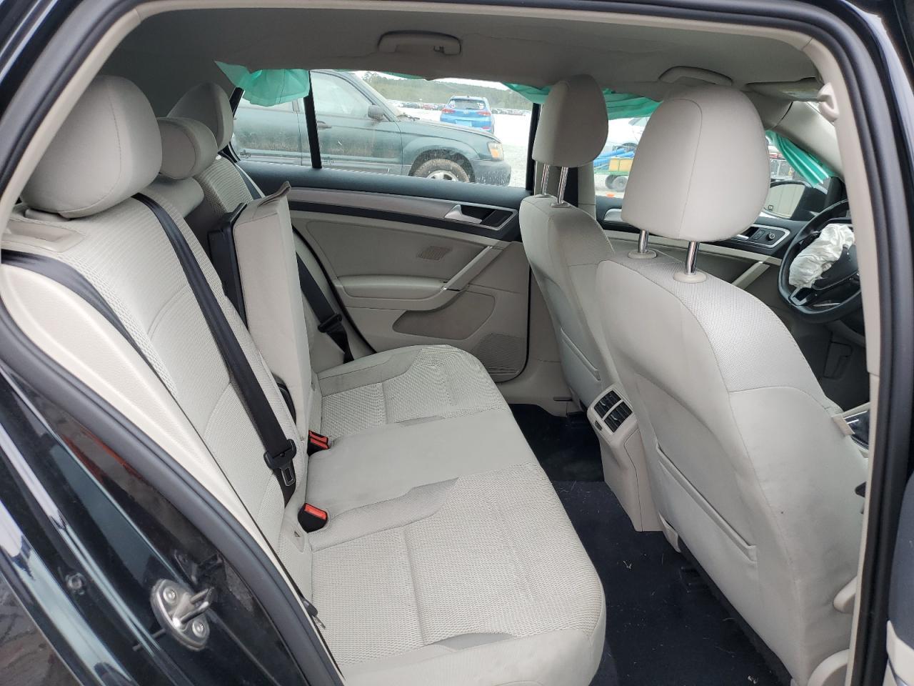 2016 VOLKSWAGEN GOLF