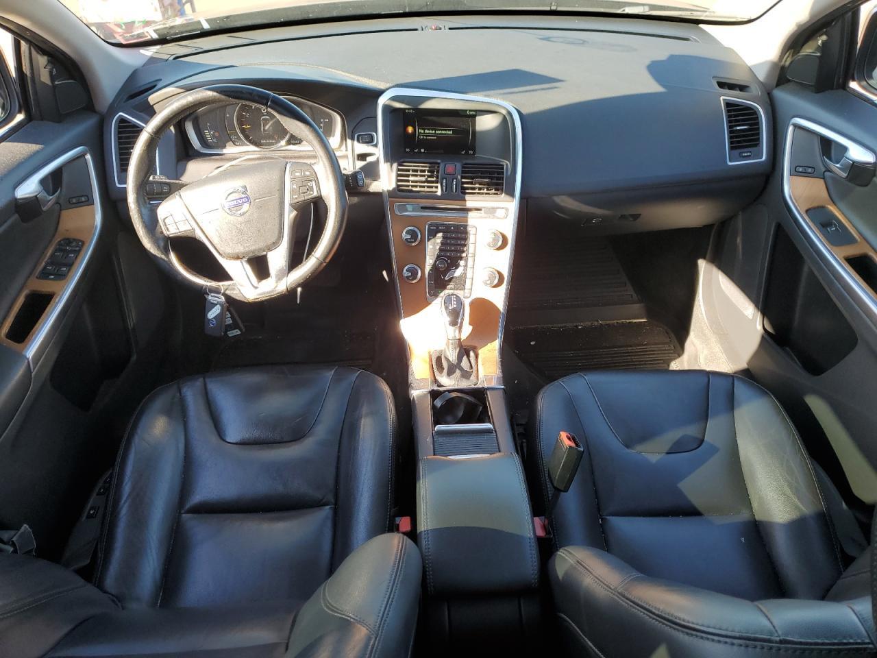 2017 VOLVO XC60
