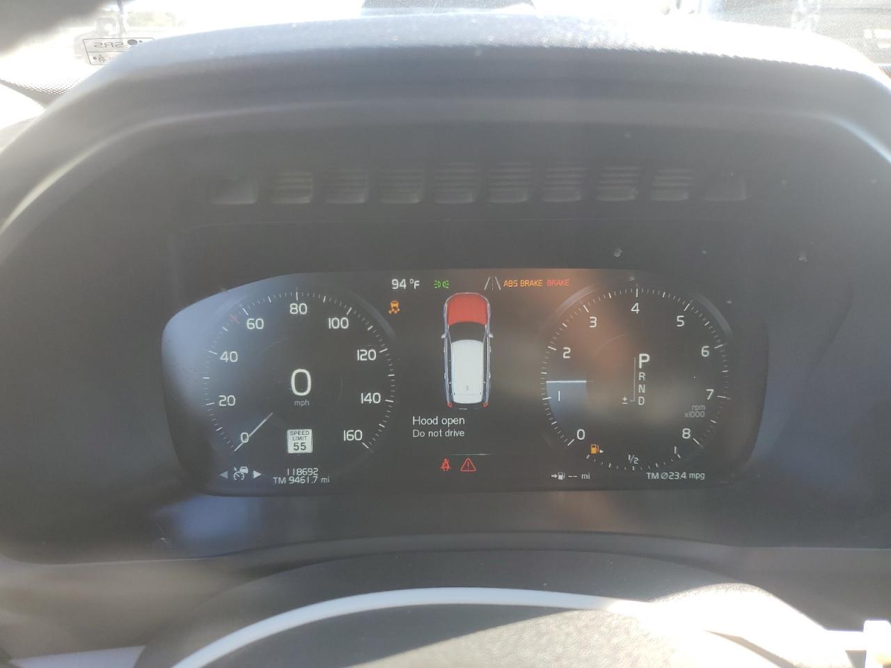 2022 VOLVO XC90