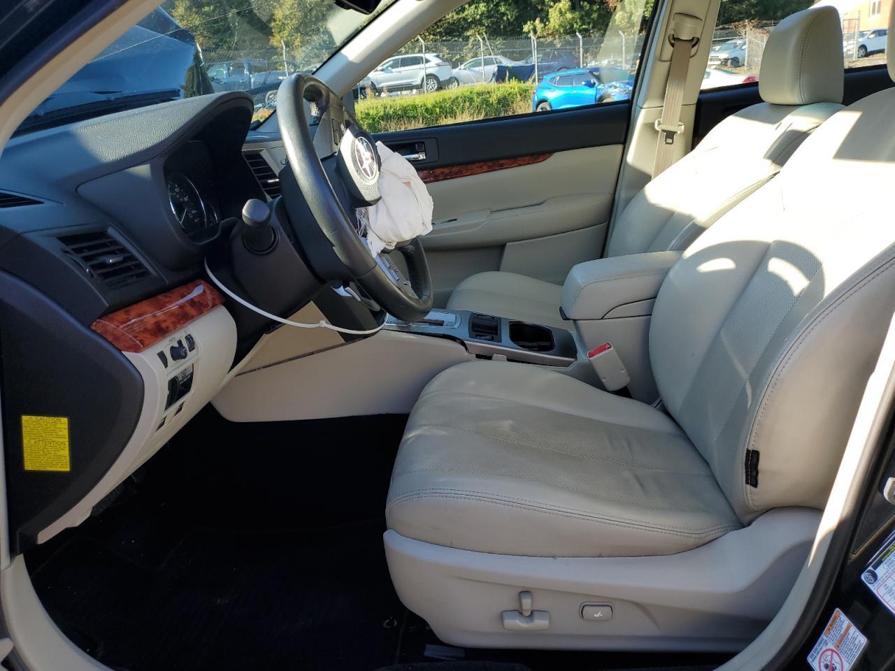 2011 SUBARU Legacy