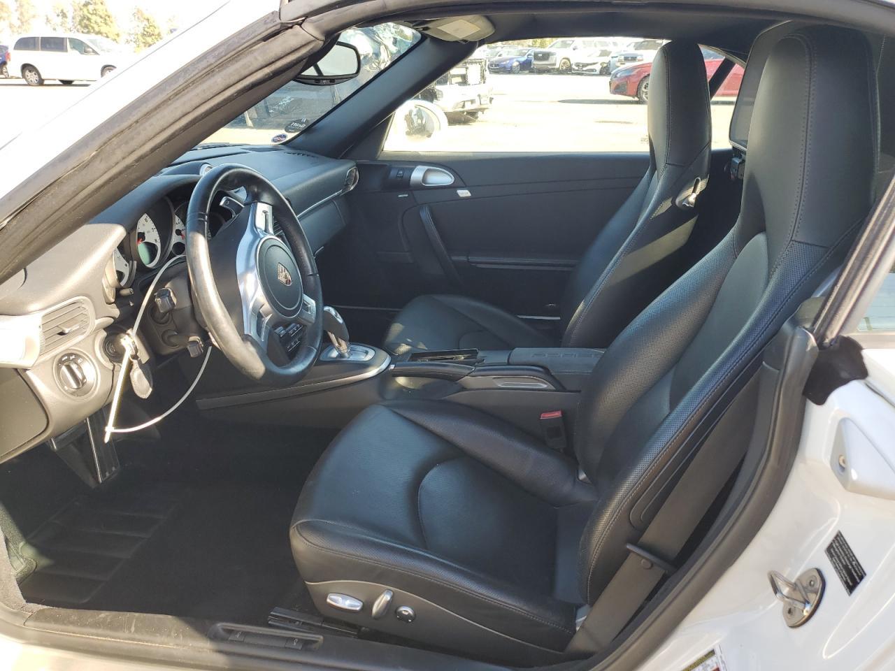 2011 PORSCHE 911