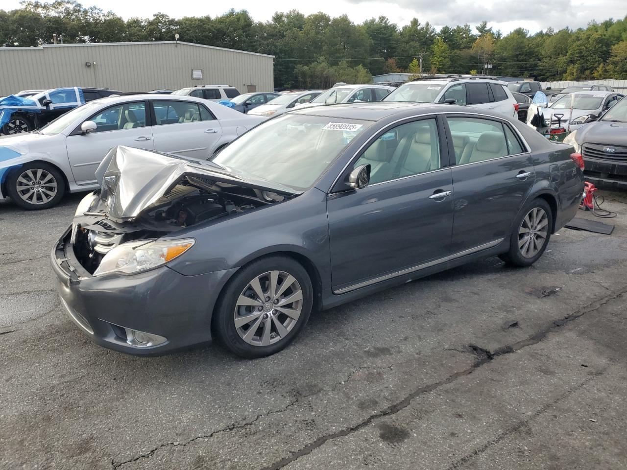 2011 TOYOTA Avalon