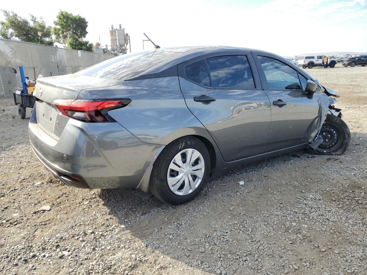 2025 NISSAN VERSA