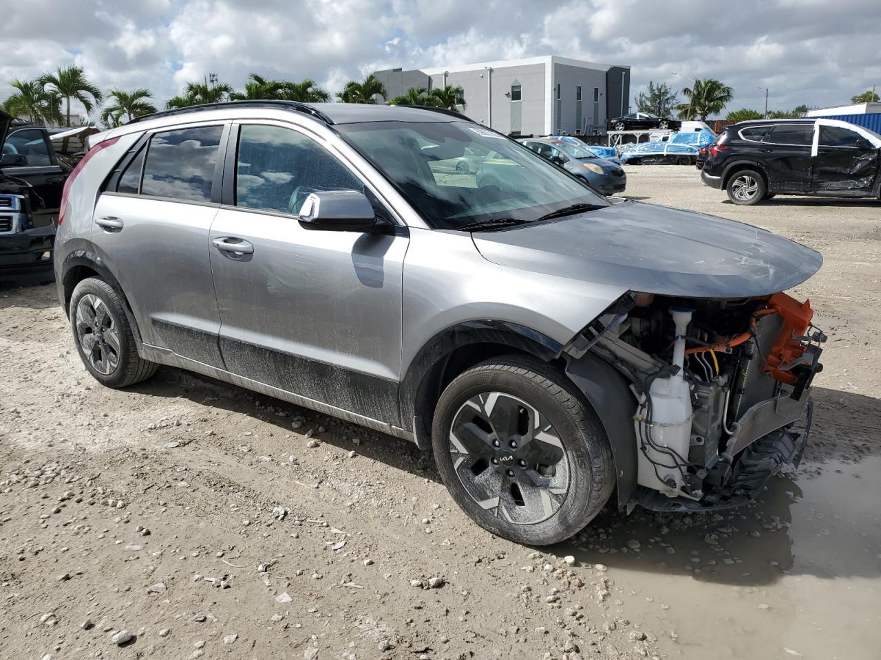 2023 KIA Niro