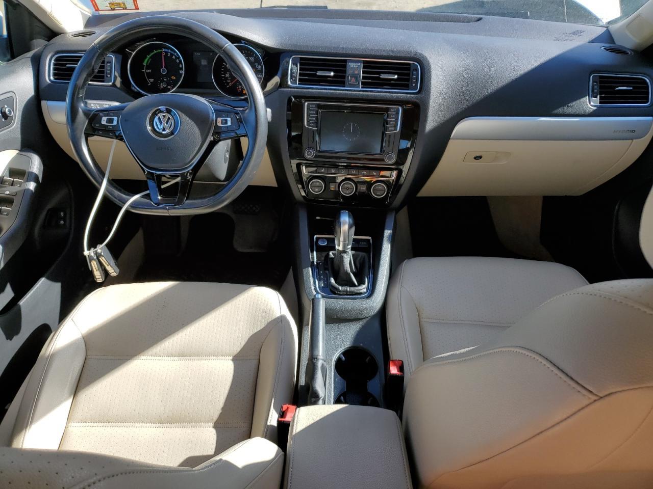 2016 VOLKSWAGEN JETTA