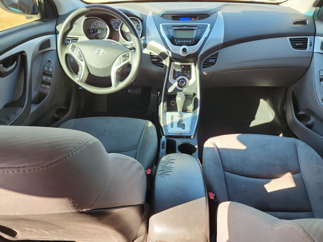 2012 HYUNDAI ELANTRA