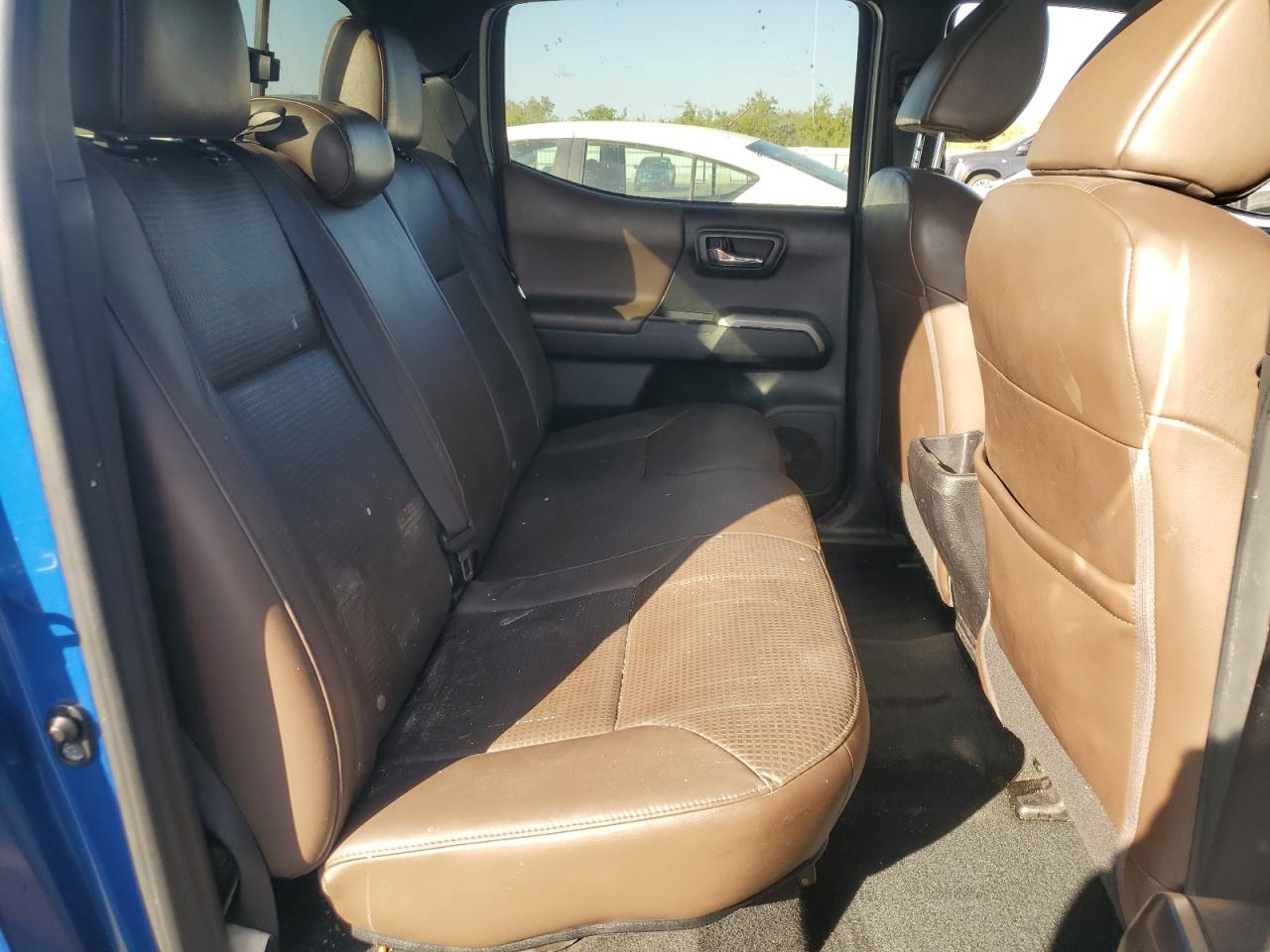 2016 TOYOTA TACOMA