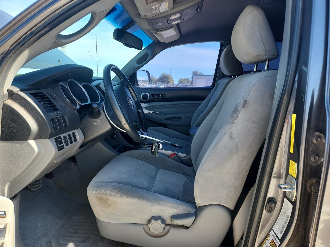 2011 TOYOTA TACOMA