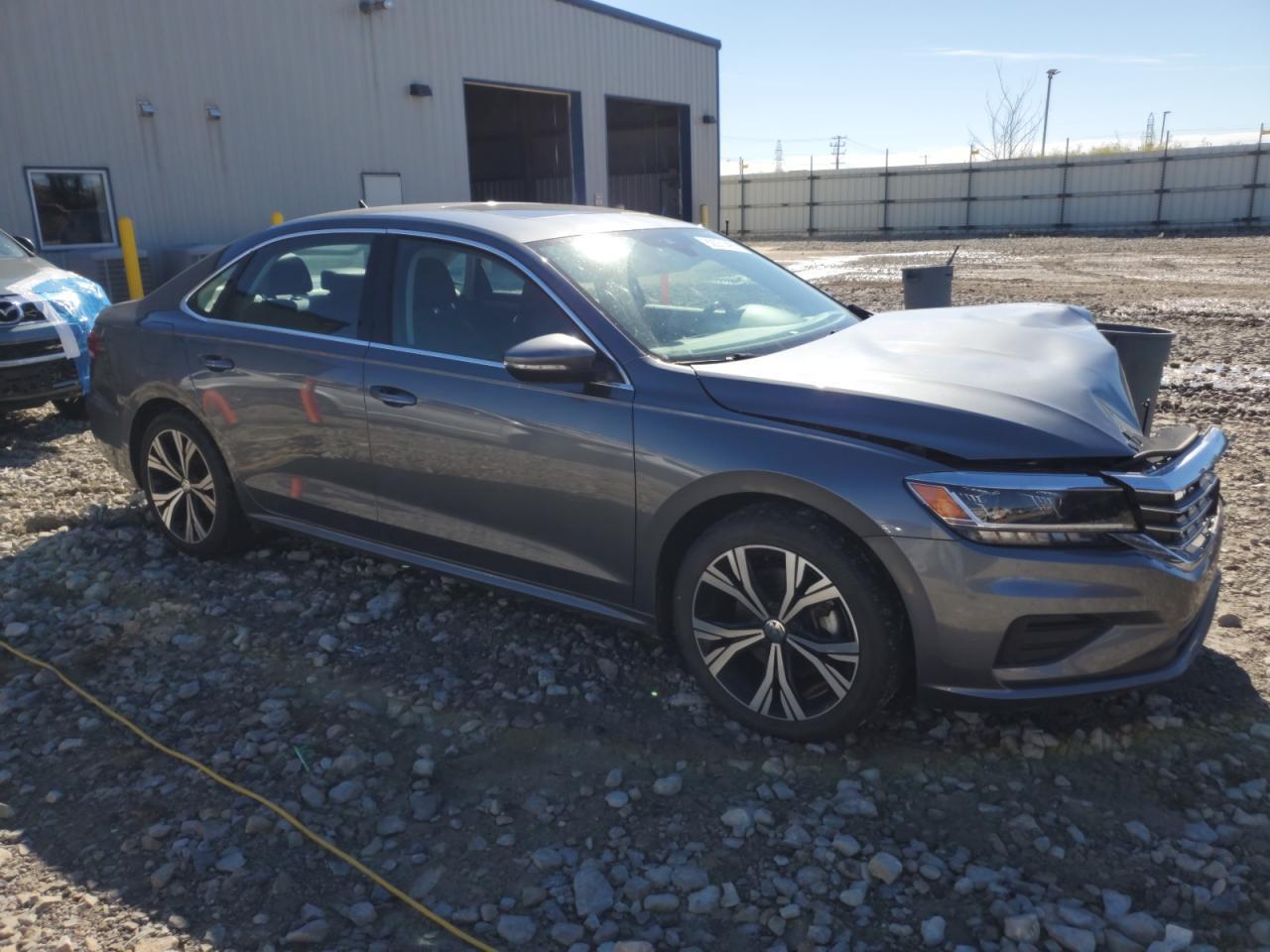 2022 VOLKSWAGEN Passat