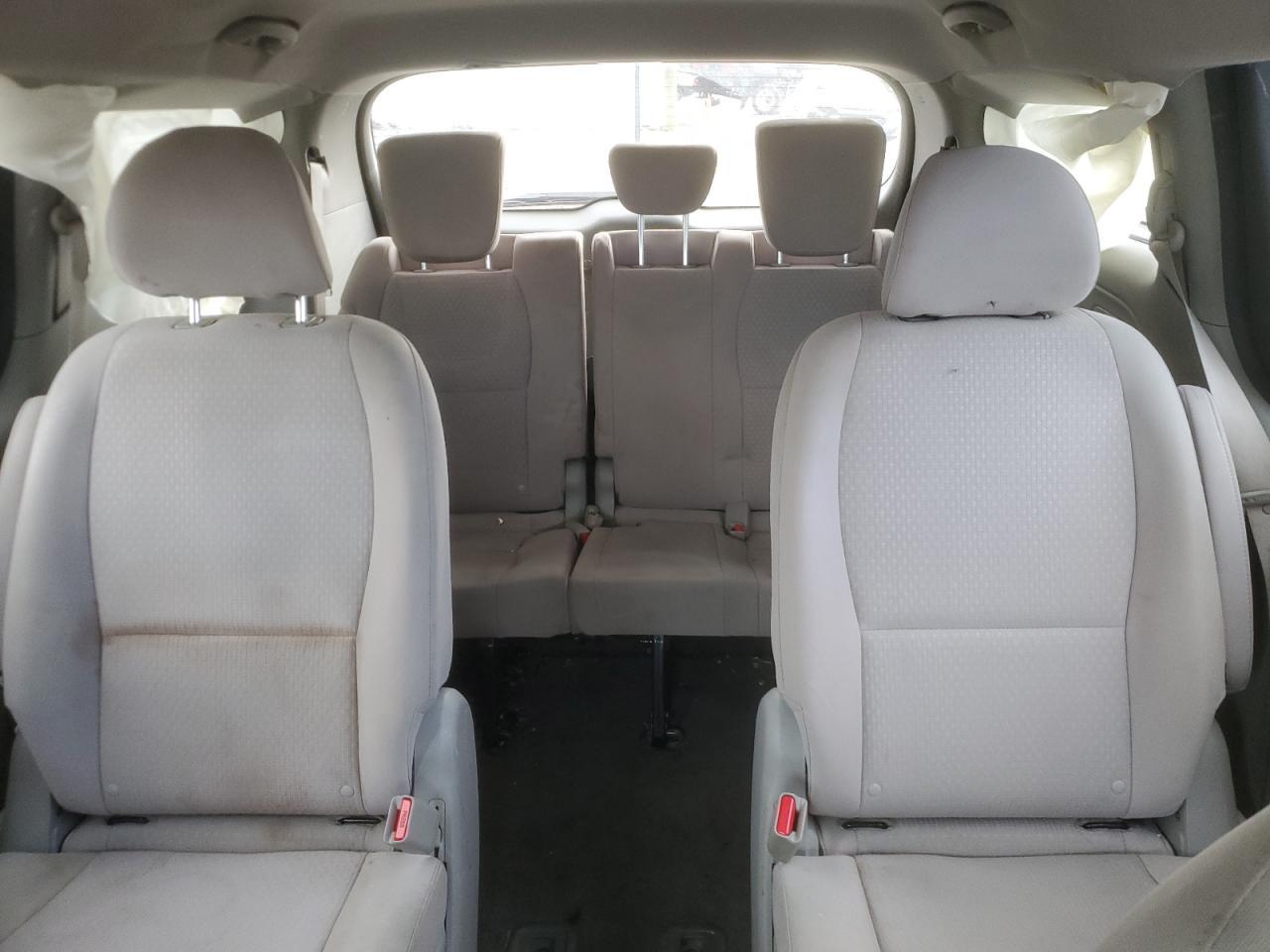 2016 KIA SEDONA