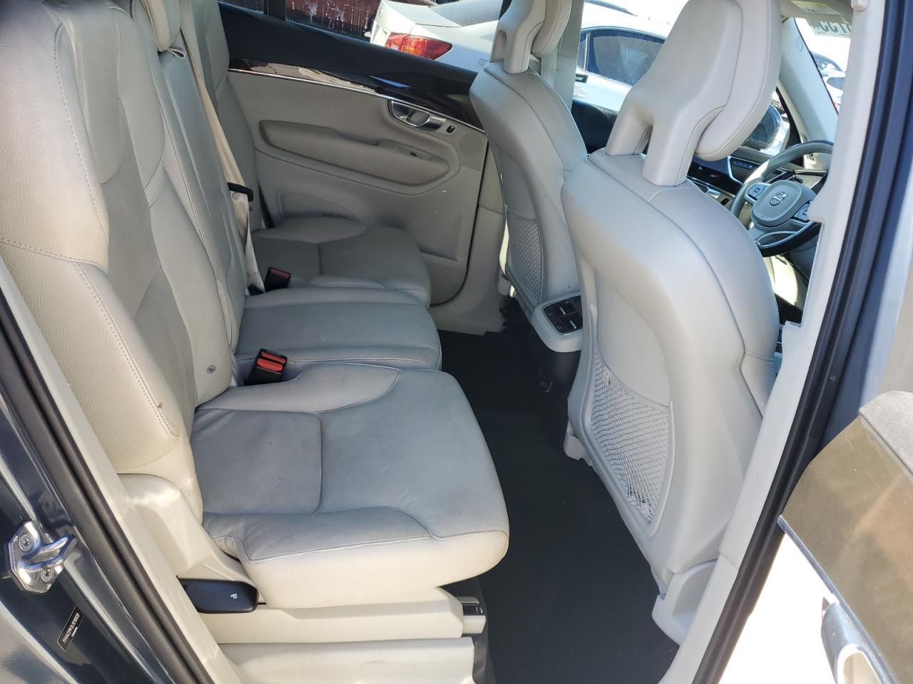 2018 VOLVO XC90