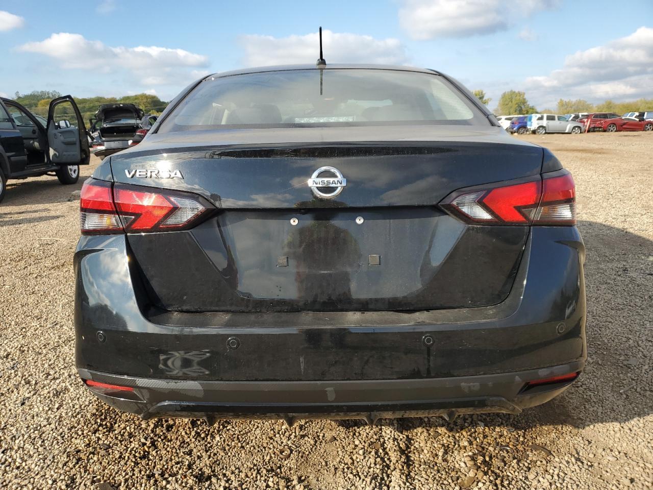 2021 NISSAN VERSA