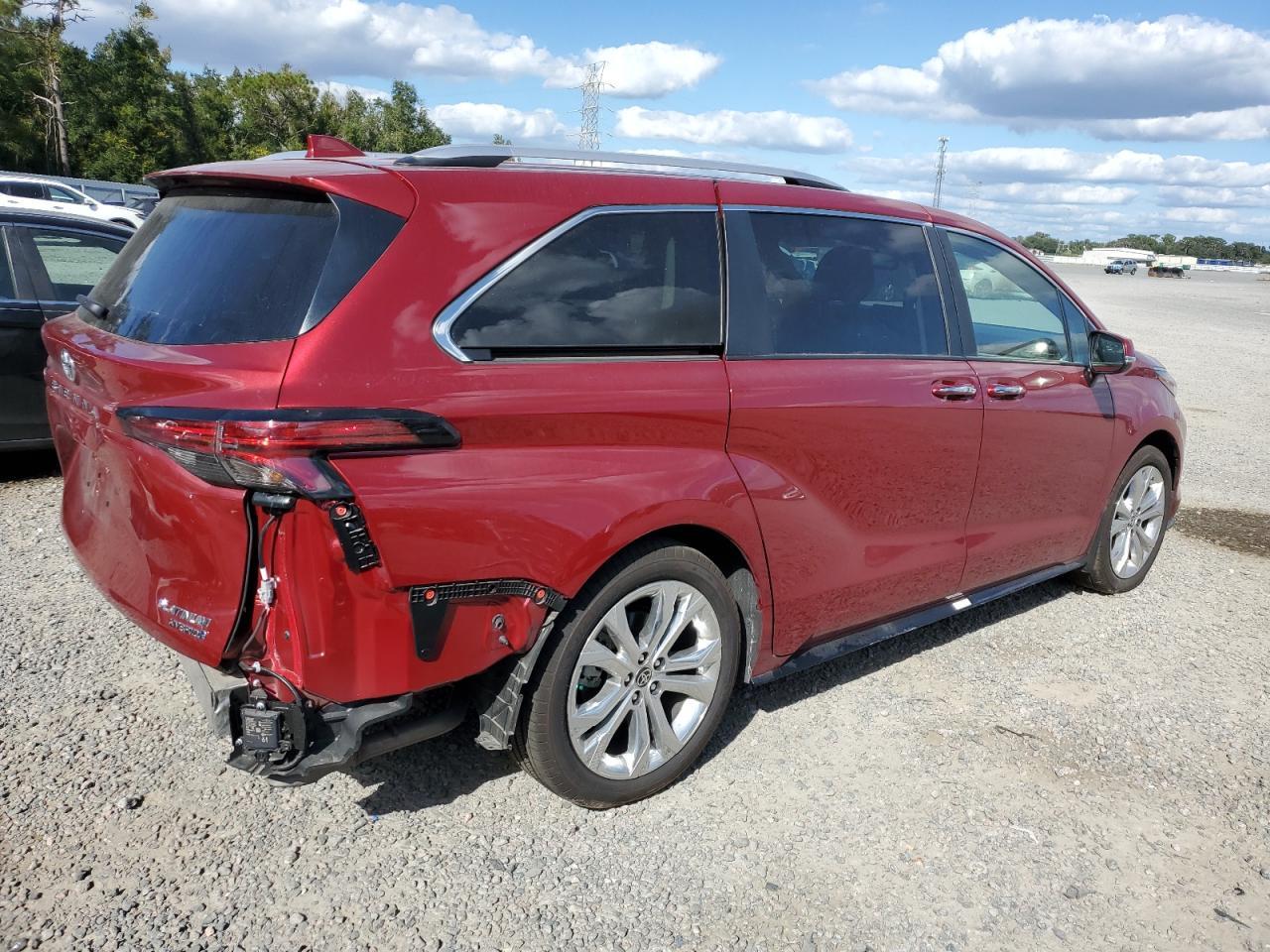 2024 TOYOTA SIENNA