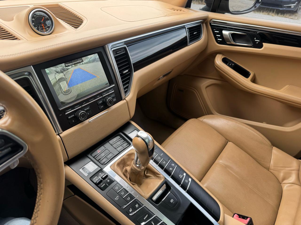 2015 PORSCHE Macan