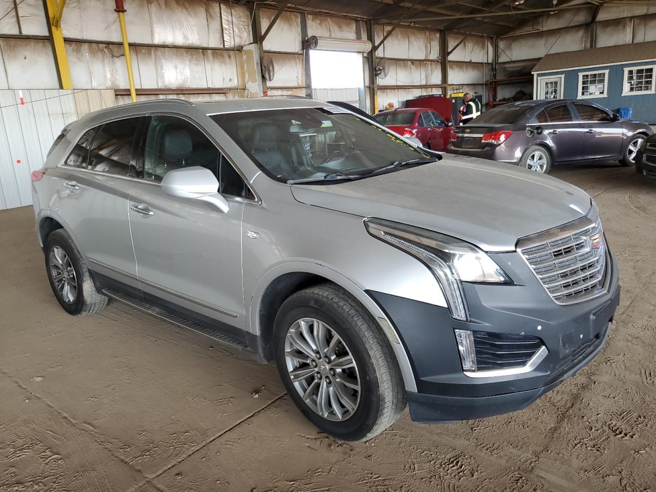 2017 CADILLAC XT5