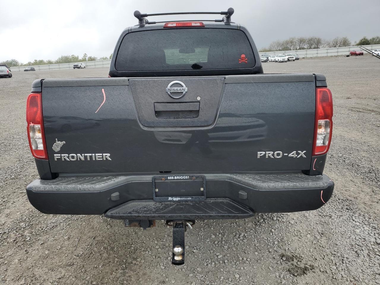 2011 NISSAN Frontier