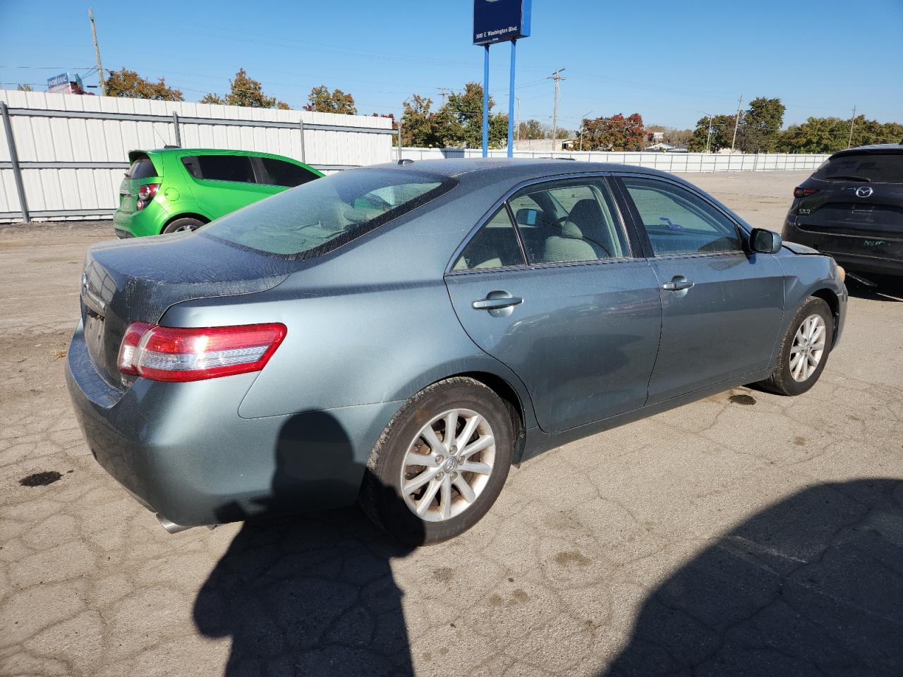 2011 TOYOTA CAMRY