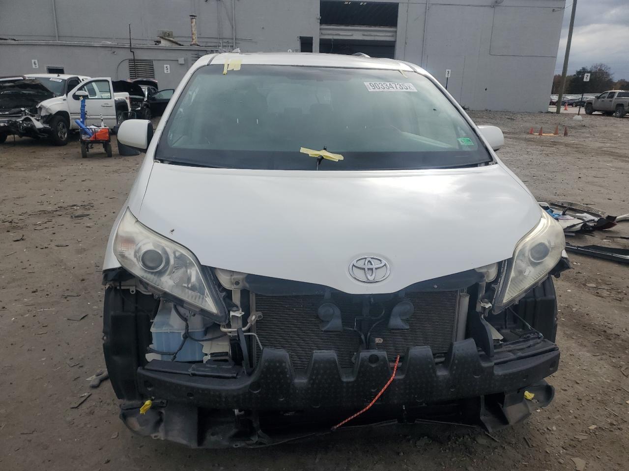 2016 TOYOTA SIENNA
