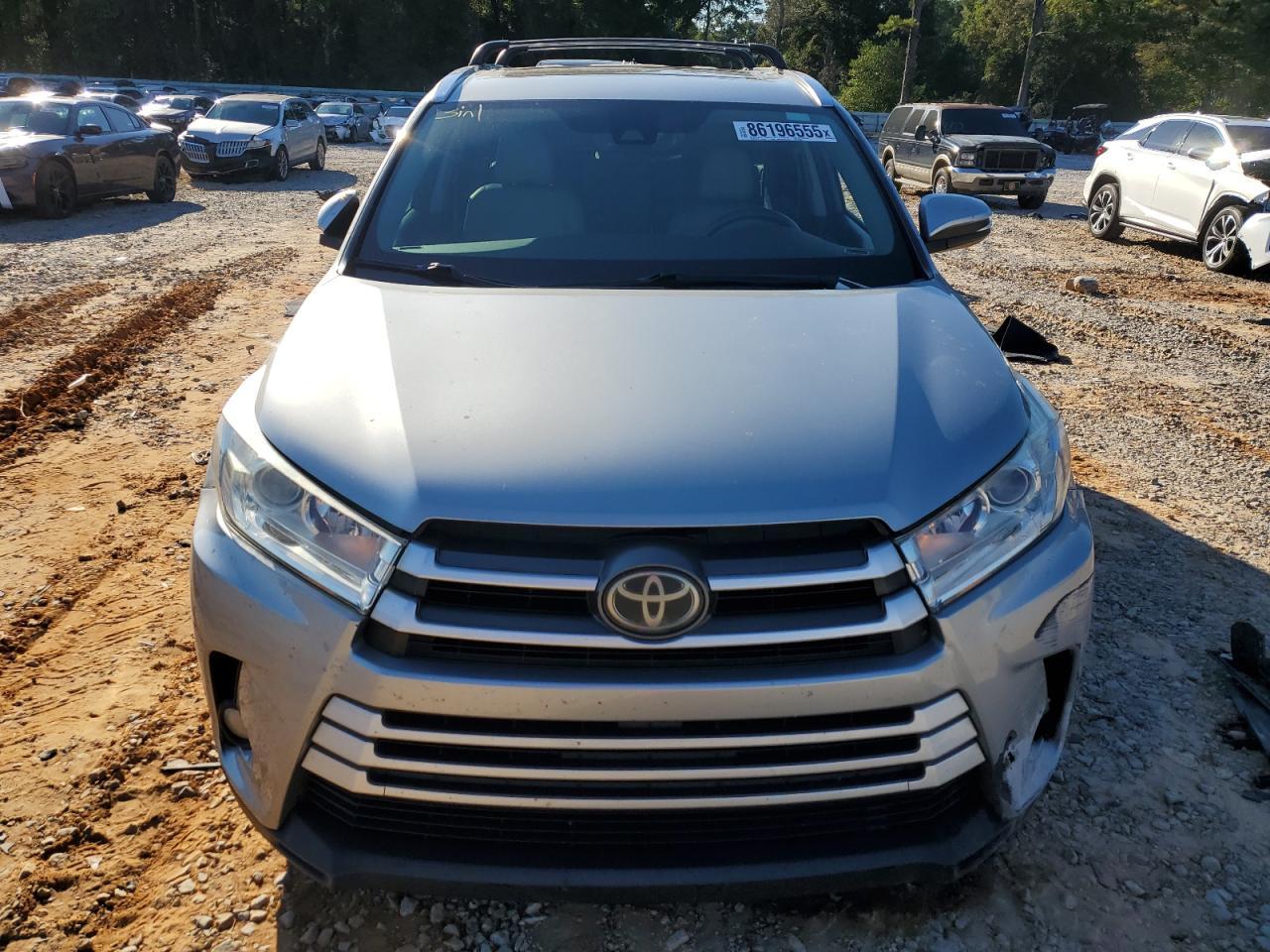 2017 TOYOTA HIGHLANDER