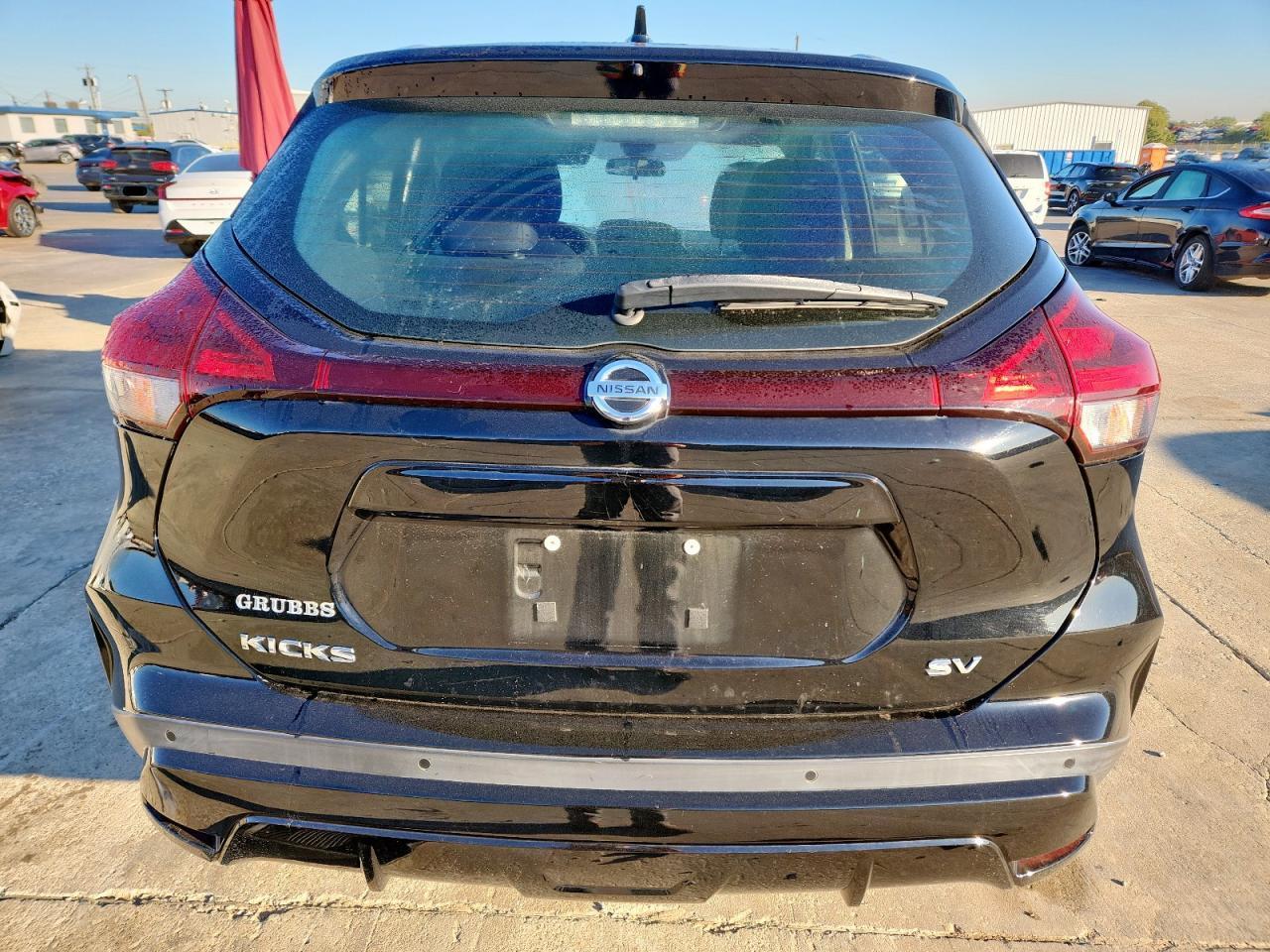 2021 NISSAN KICKS