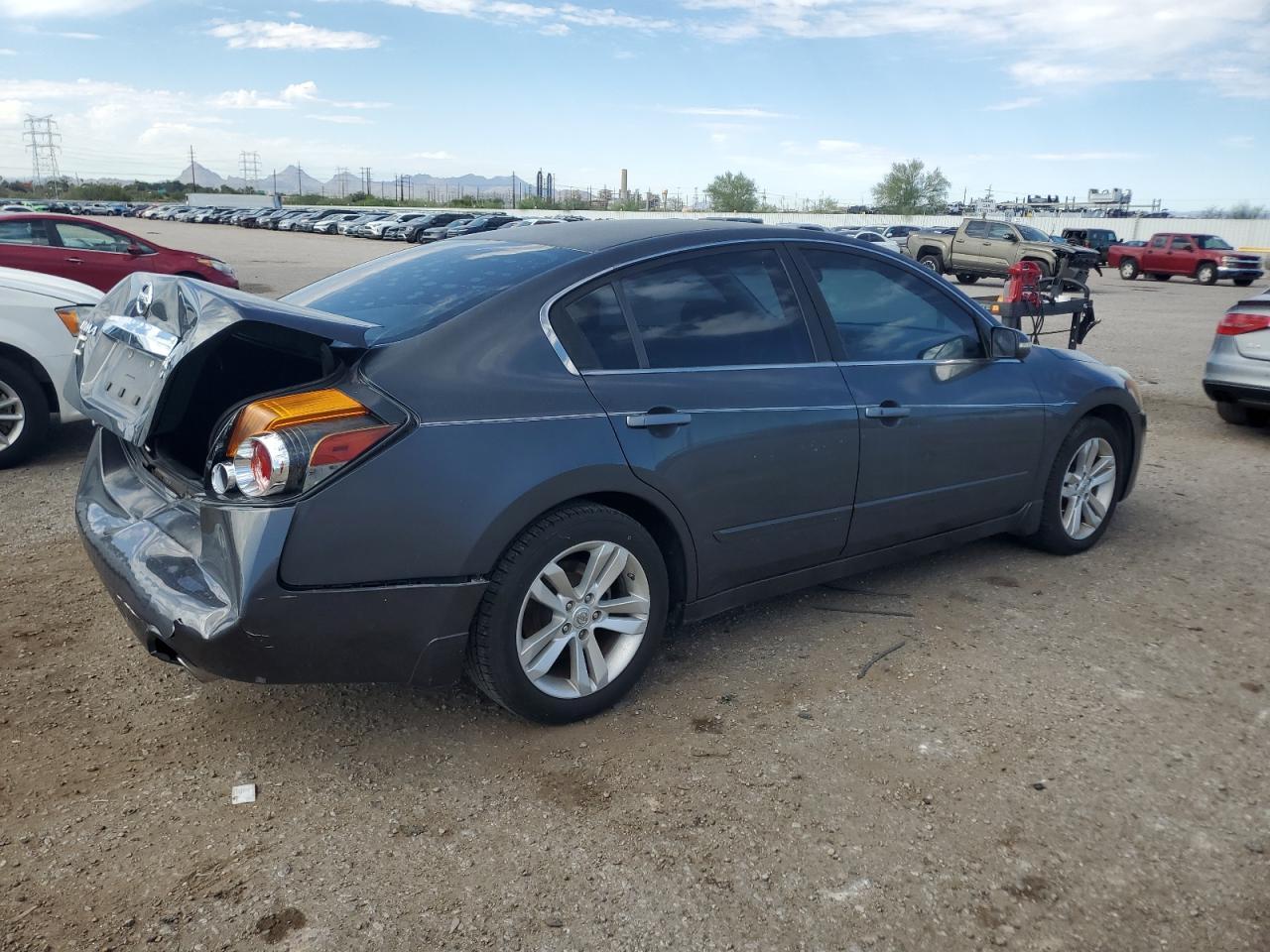 2011 NISSAN ALTIMA