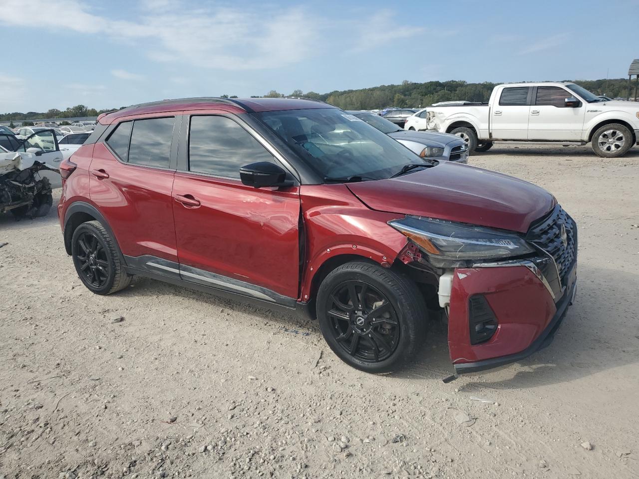 2022 NISSAN KICKS