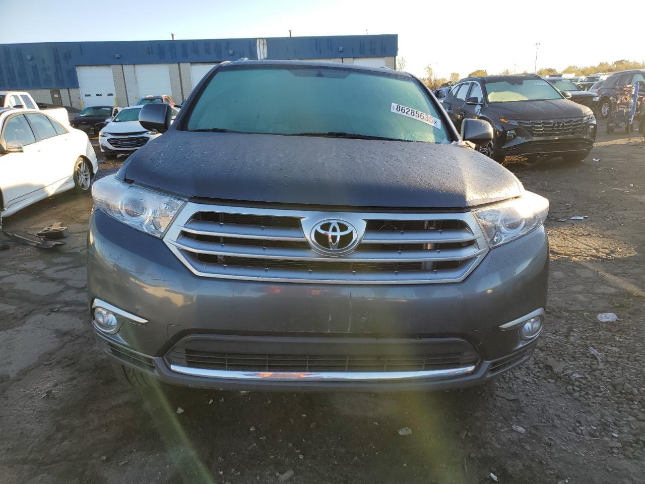 2013 TOYOTA HIGHLANDER