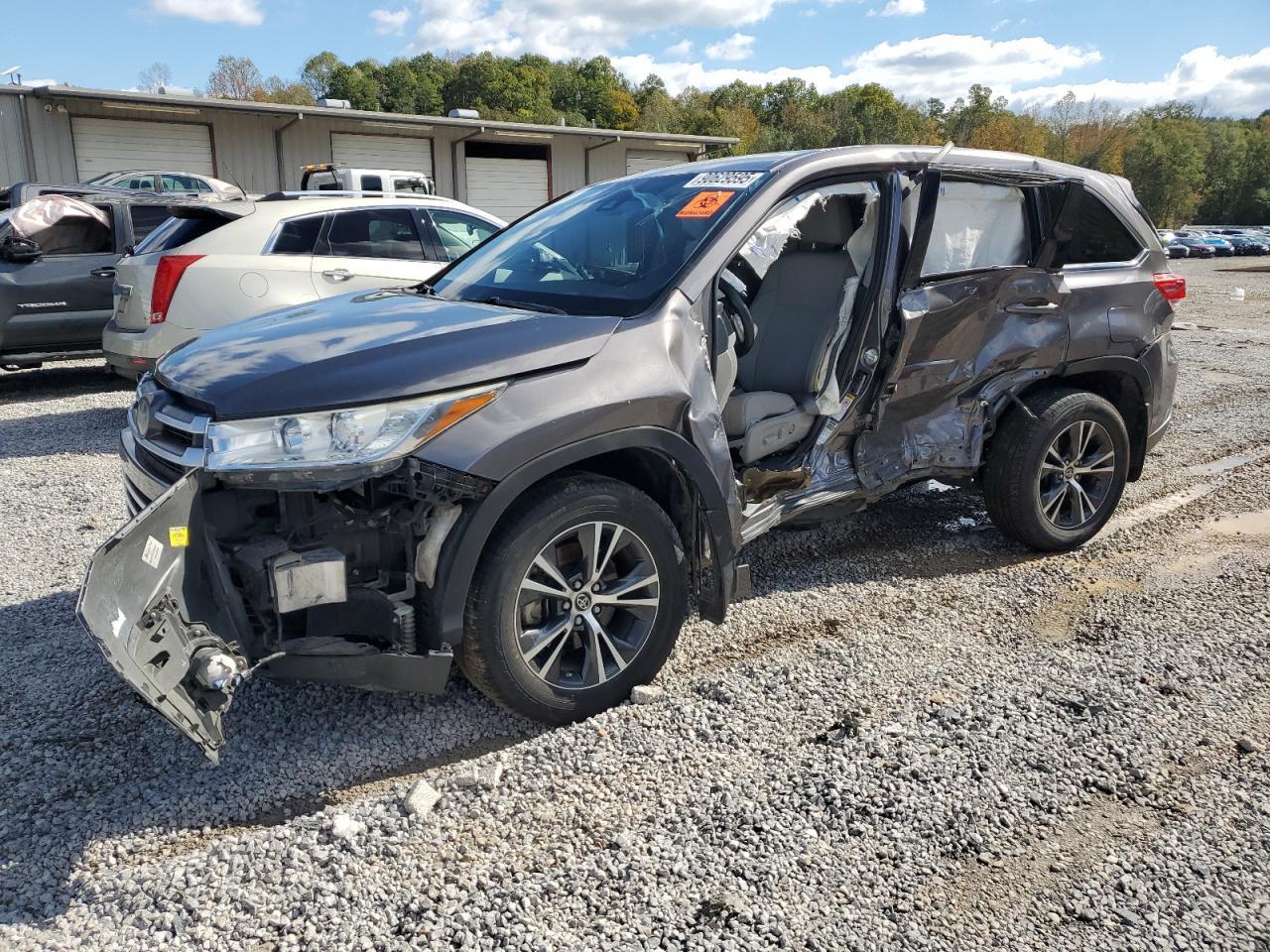 2017 TOYOTA HIGHLANDER
