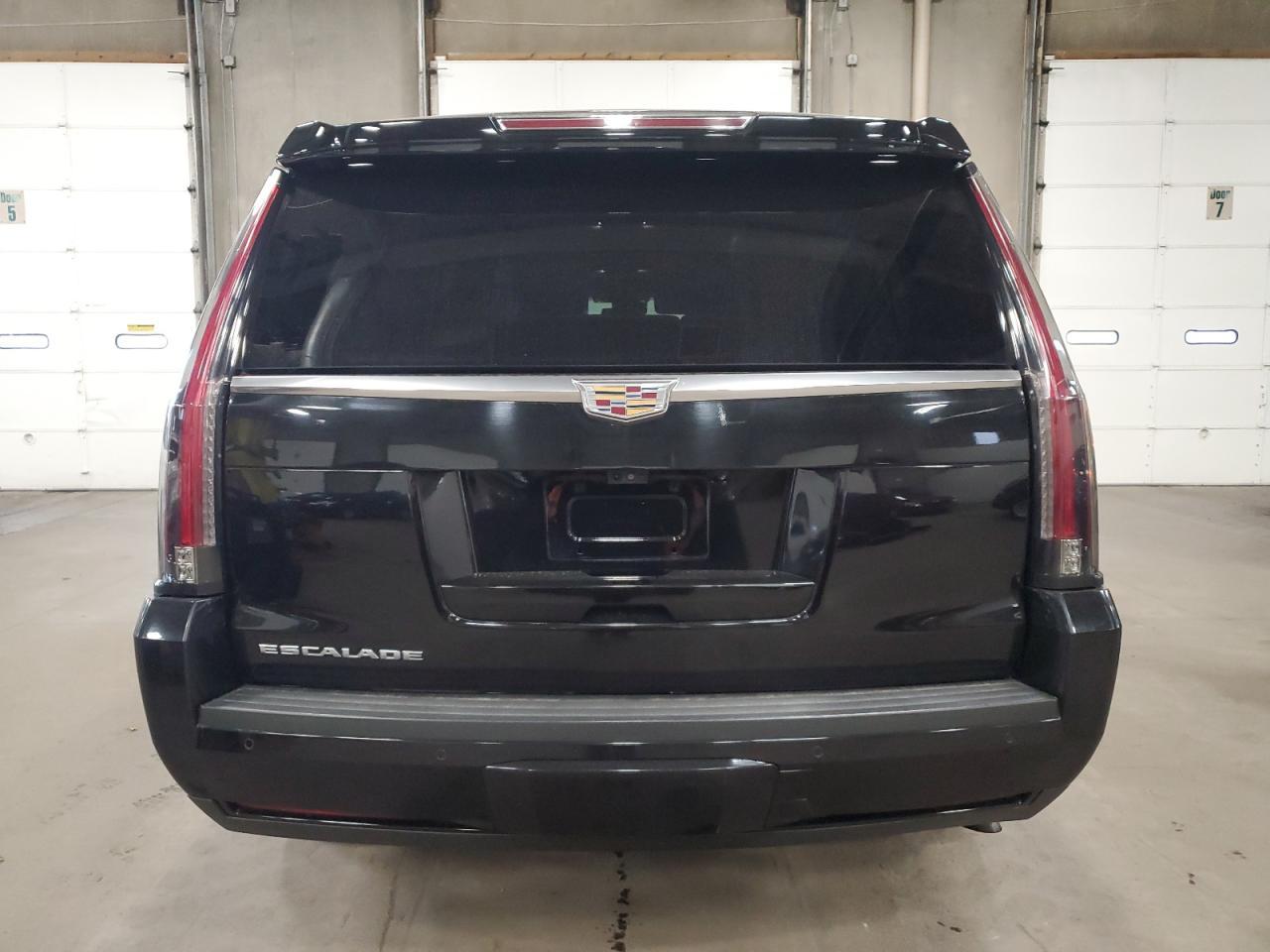 2018 CADILLAC Escalade ESV