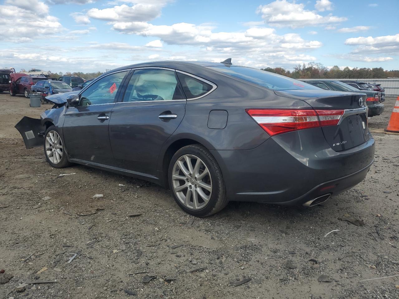 2013 TOYOTA Avalon