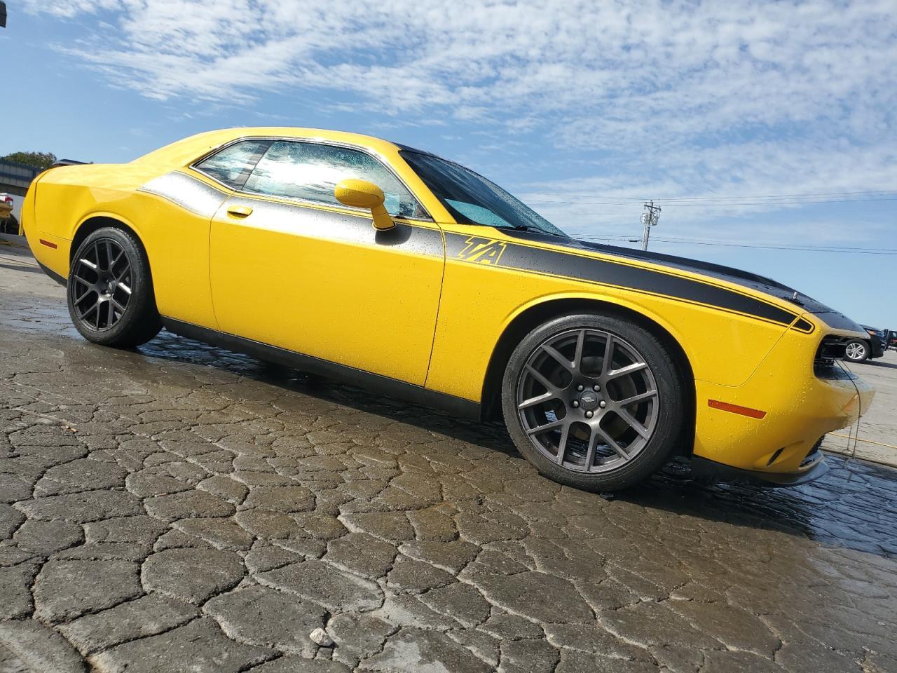 2017 DODGE Challenger