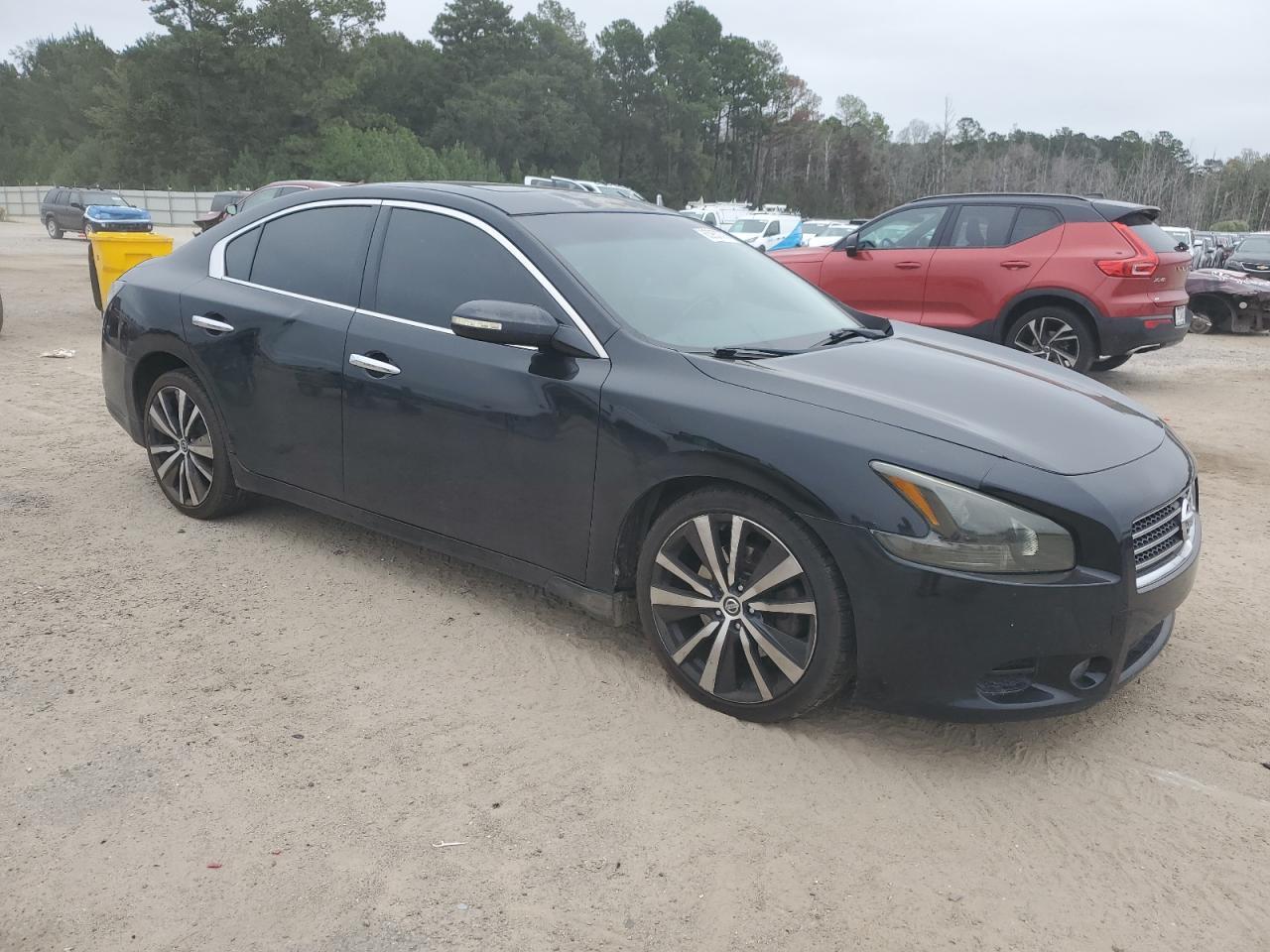 2012 NISSAN Maxima