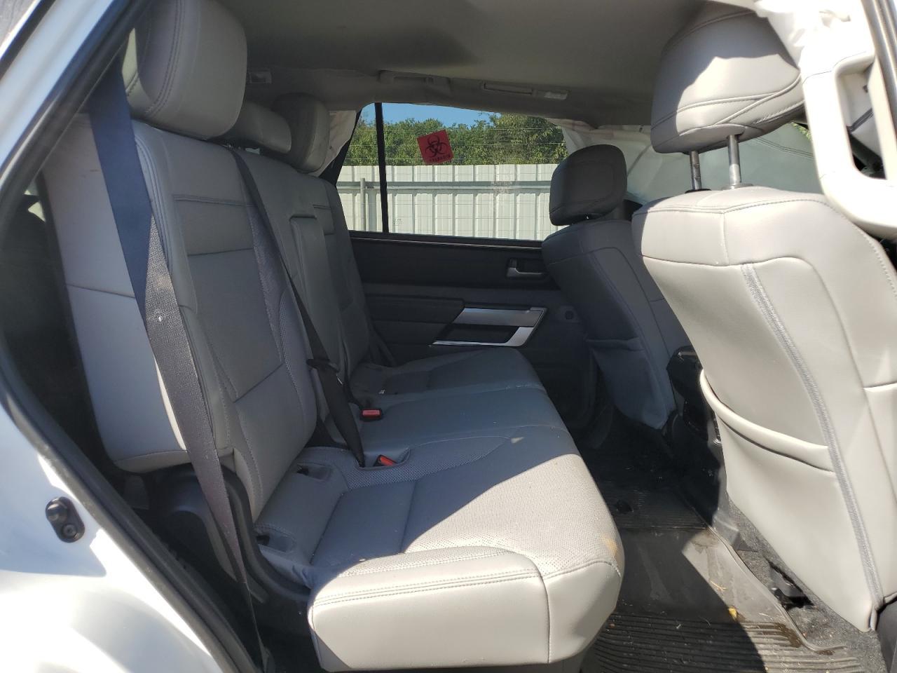 2024 TOYOTA Sequoia