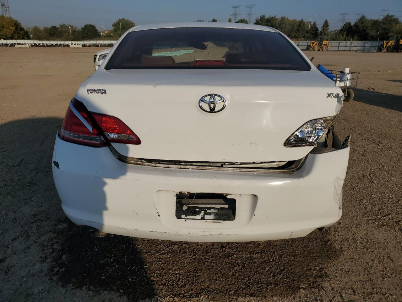 2005 TOYOTA Avalon