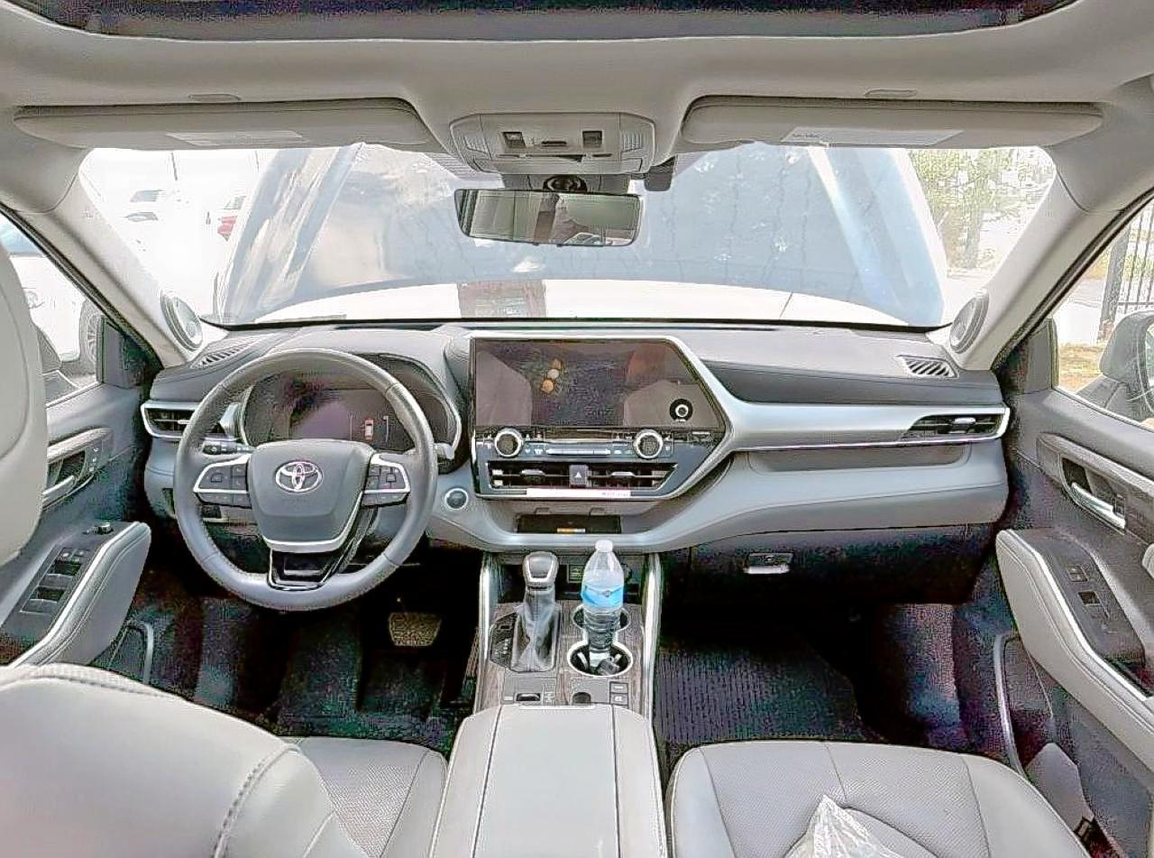 2024 TOYOTA HIGHLANDER