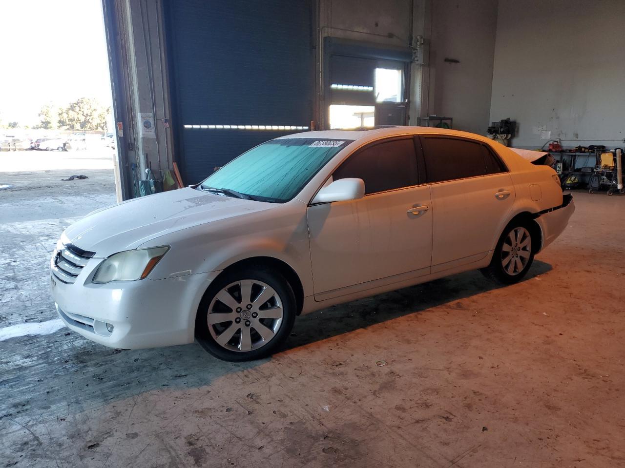 2006 TOYOTA Avalon