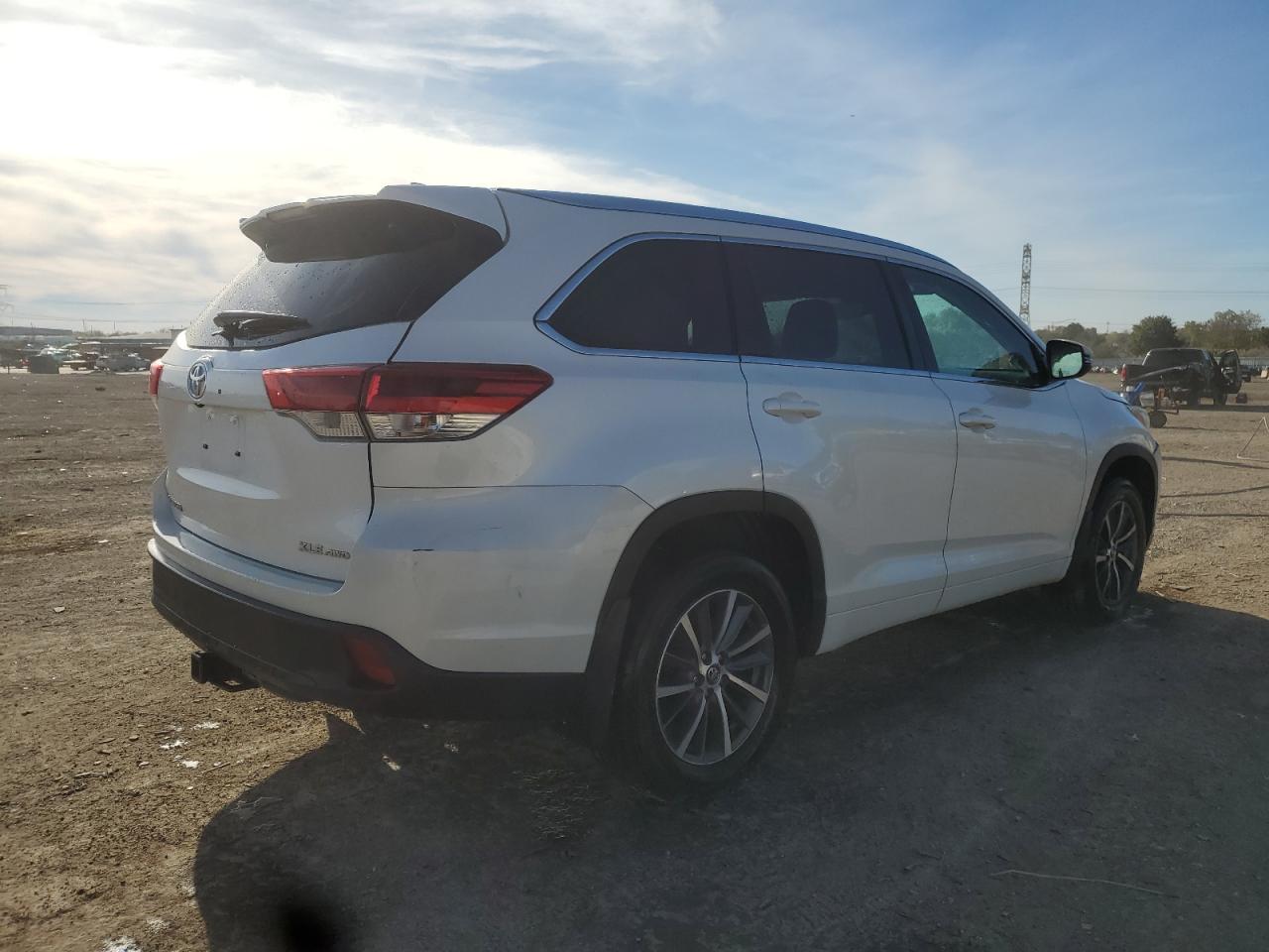 2018 TOYOTA HIGHLANDER