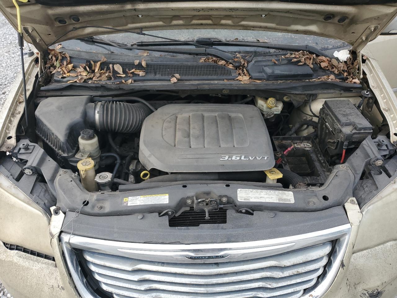 2012 CHRYSLER Town & Country
