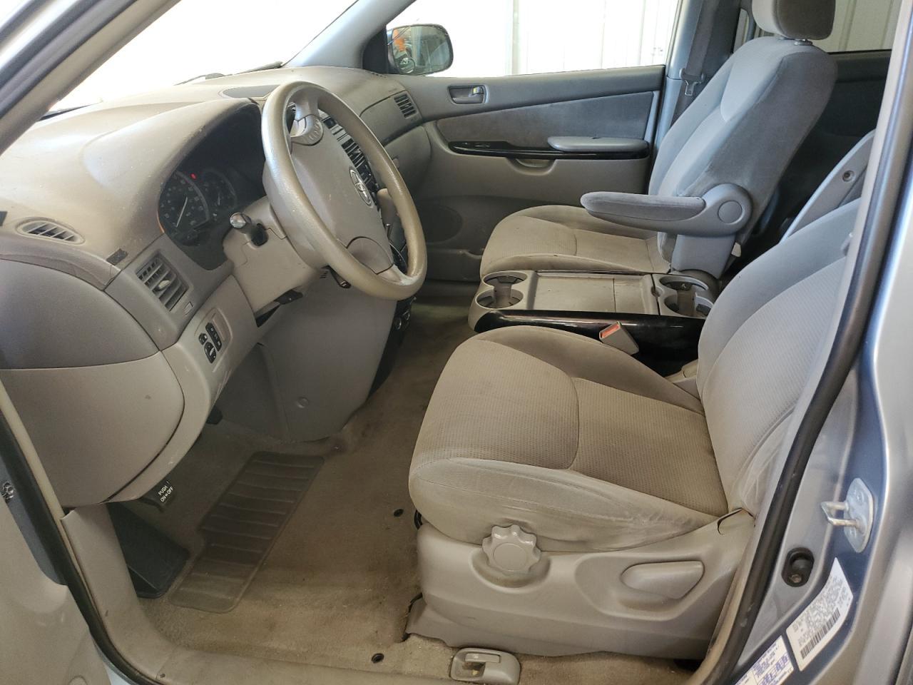 2004 TOYOTA SIENNA